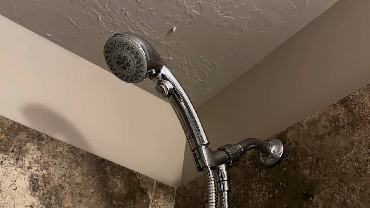 Great handheld shower with 6 settings and pause button