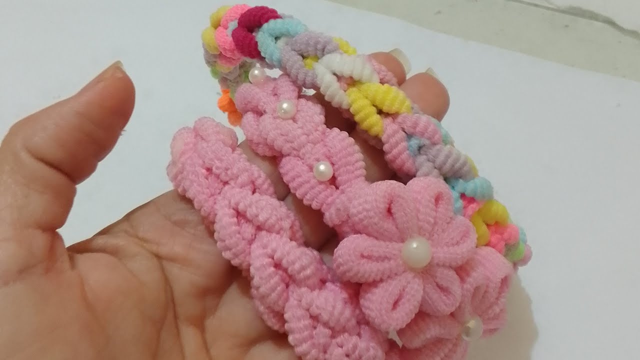 Tiara /faixa /porta coqui feito de xuxa                  de  xuxinha de cabelo na régua...e outros