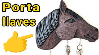 caballo tallado en madera porta llaves para decoración