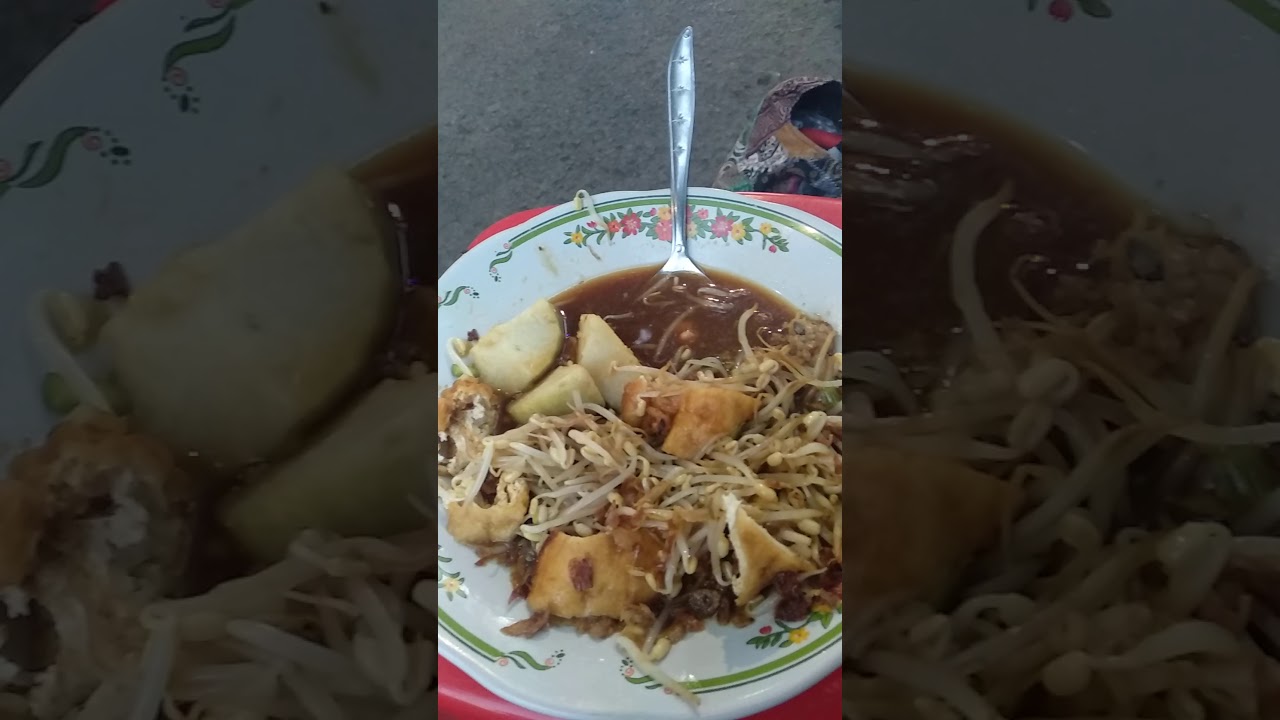 makan lontong balap makanan khas Surabaya YouTube