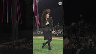 Seinfeld fans show off little kicks, awkward moves in Elaine dance competition
