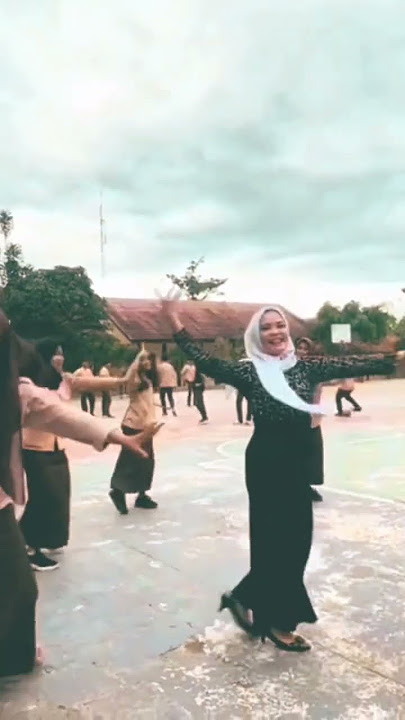 #terompet pemersatu bangsa#jaipongan modern# guru vs murid