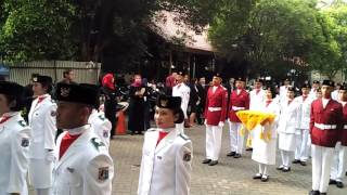 Pengibaran Paskibraka Jakarta Timur 2015 Penaikan