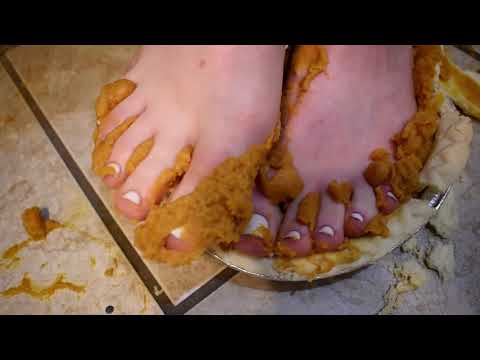 Hello Rose Smashes Pie between her Sexy toes. Foot Fetish. Beautiful Feet. Messy Feet.