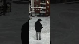 İlk Defa Kar Gören Çocuk