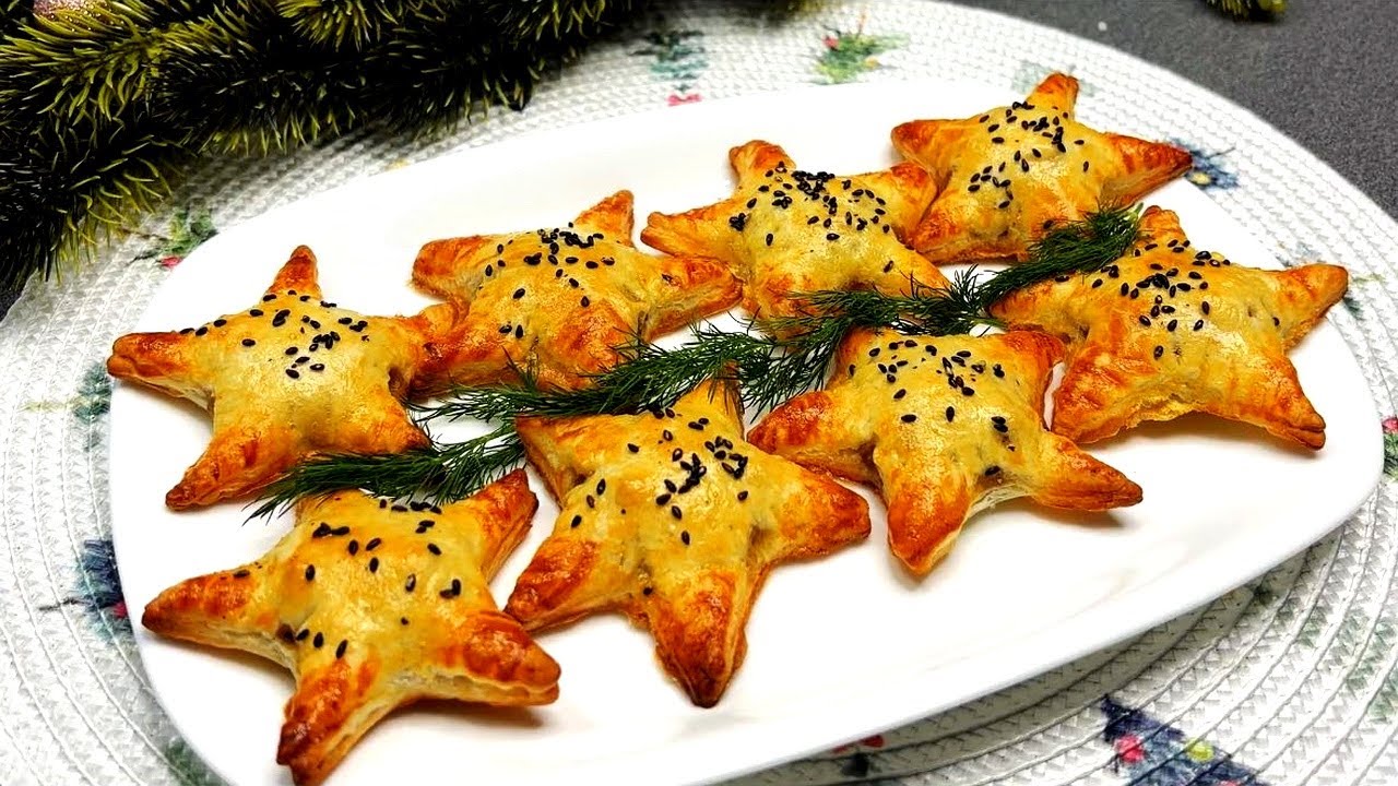 🎄Слоеное рождественское пирожное с грибами ✨Простой и оригинальный рецепт