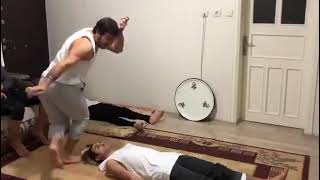 Flash Warning Akımı - Dans Eden Kardeşler