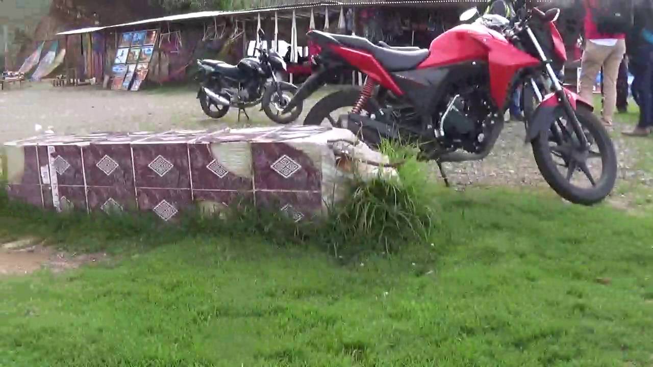 camera iphone 8 plus apk I MAH01403 hugo saluta francesca 9 ottobre 2016 sopra il lago Atitlan