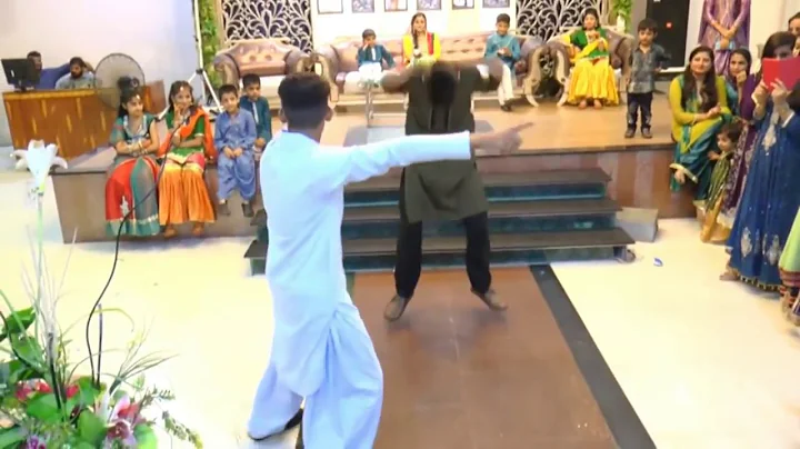 Best Mehndi Dance  - Mujtaba Tariq - 2017