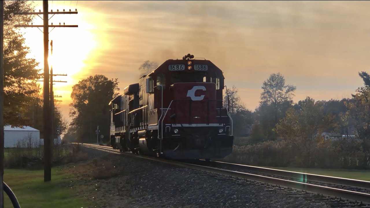 Rare Train In Ohio! Saturday Night Train On Cincinnati Eastern Railroad! Railroad Switching At Night
