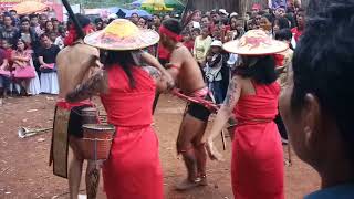 Keren!! Tarian menanam padi, tradisi suku dayak!!!