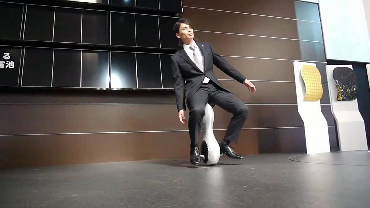 スーツのモッコリが行ったり来たり 裸のデザート 男性同性愛者向け