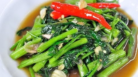ผัดผักบุ้งไฟแดง (ผักบุ้งจีน) Stir Fried Chinese Morning Glory l FoodTravel