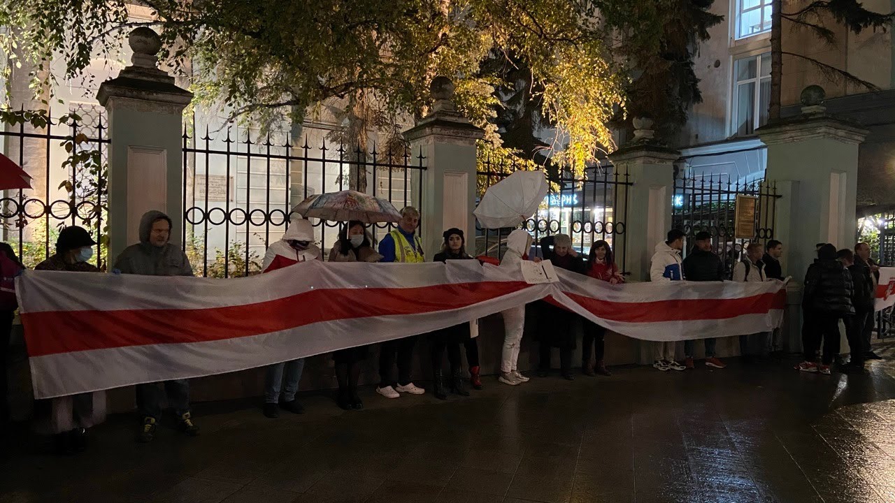 Акция протеста у посольства Белоруссии в Москве / LIVE 24.10.20