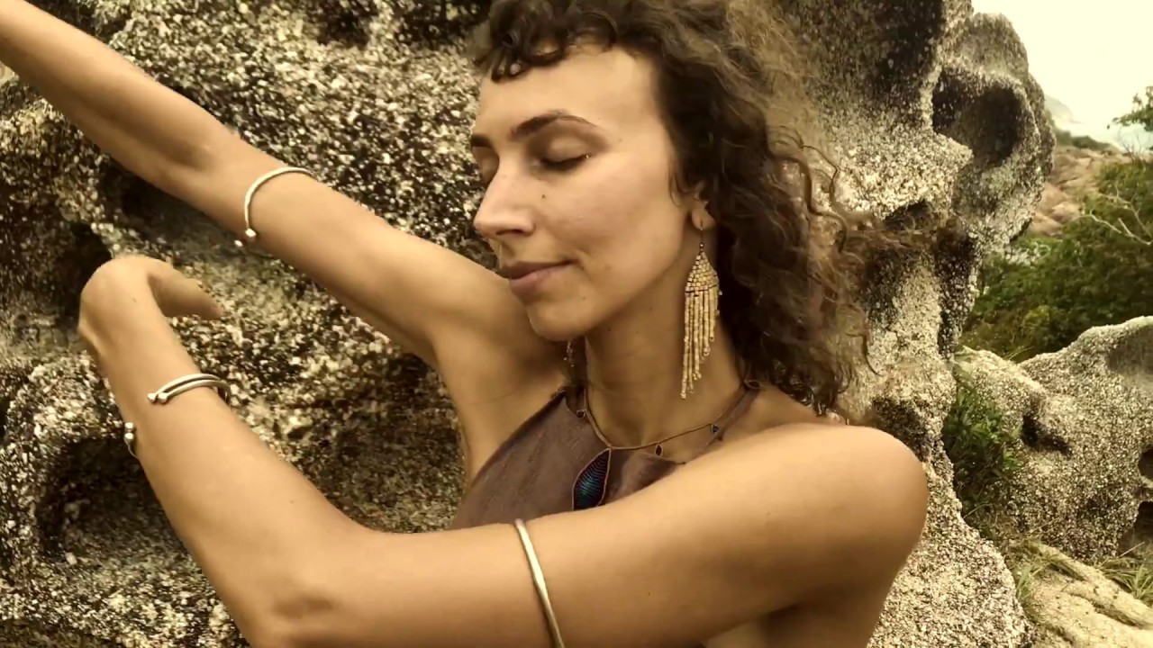 Lunas Amunas - Its all in You  (Official Music Video)