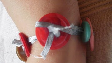 How To Assemble a Quick Button Bracelet - DIY Style Tutorial - Guidecentral