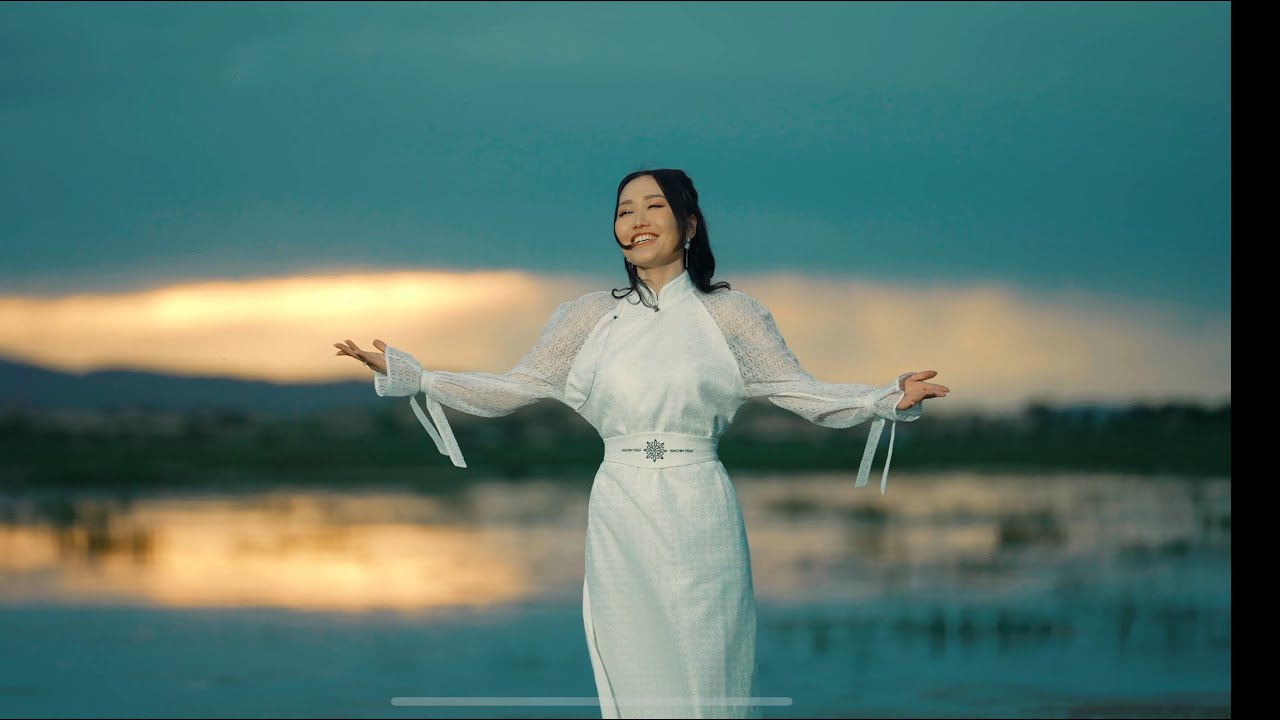 "Хөгнийн цэнхэр хавар" Дуучин: Б.Энхрий