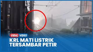 KRL Mati Listrik Tersambar Petir, Penumpang Panik Keluar Gerbong