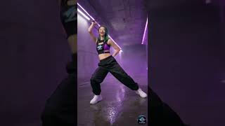 😱 JAW DROPPED 🔥 Neon Tunnel Shuffle Dance 💜 Nixie #FlowState76
