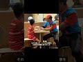 【出来事の概要】 店内で、手助けを必要としている人に気づいた誰かが、ためらうことなく行動します。 年齢も立場も異なる人たちの間で生まれた、二つのさりげない思いやり。その優しさが生んだ光景に、心が温