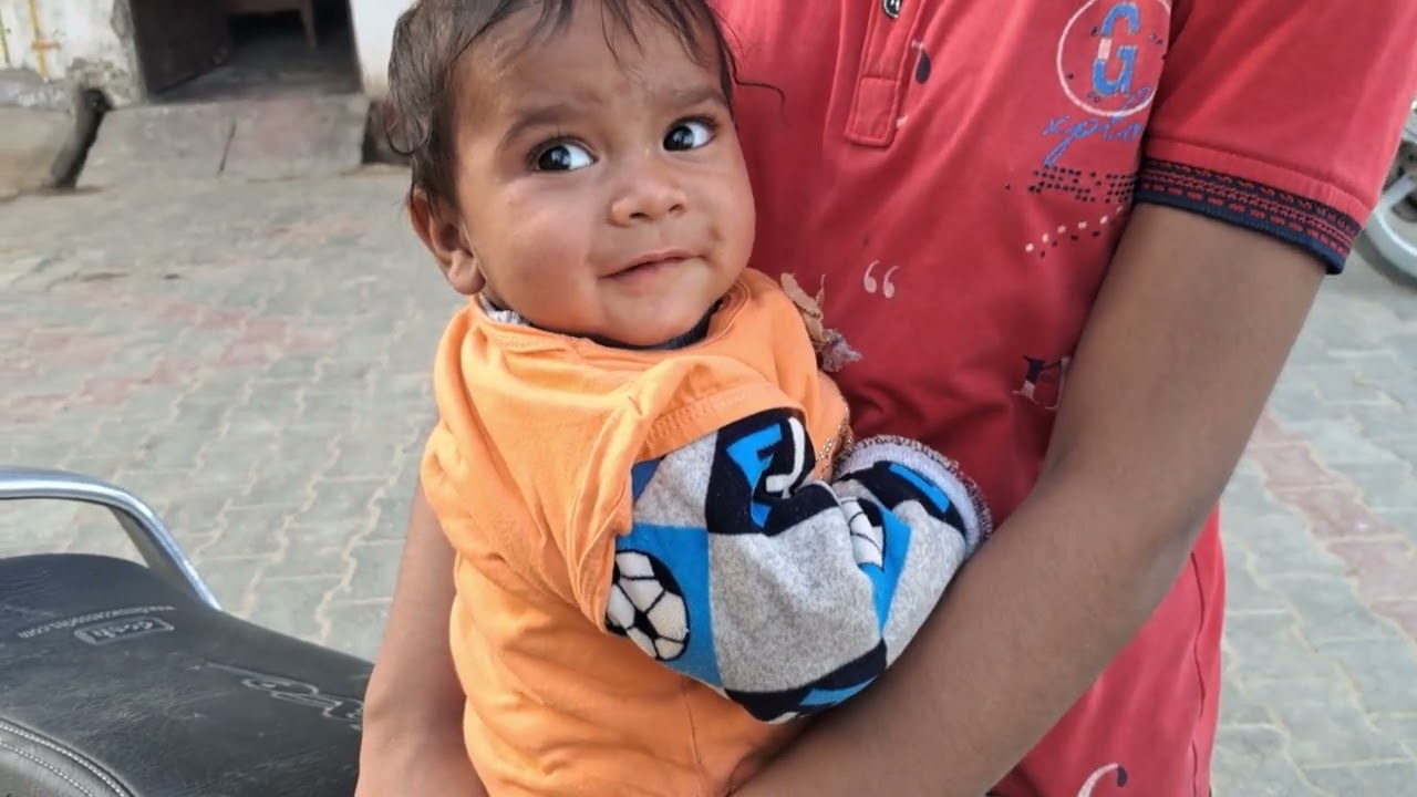 बुआ जी को दिखाया प्लोट....