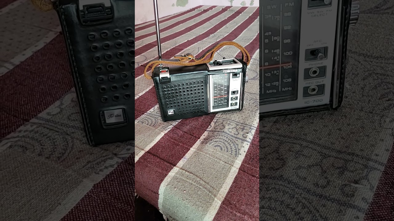 toshiba vintage radio Fm,Mw,Sw model IC-700 made in japan