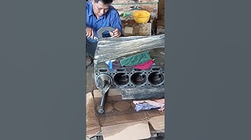 install the cylinder liner #diesel #engine #weichai #6cylinder