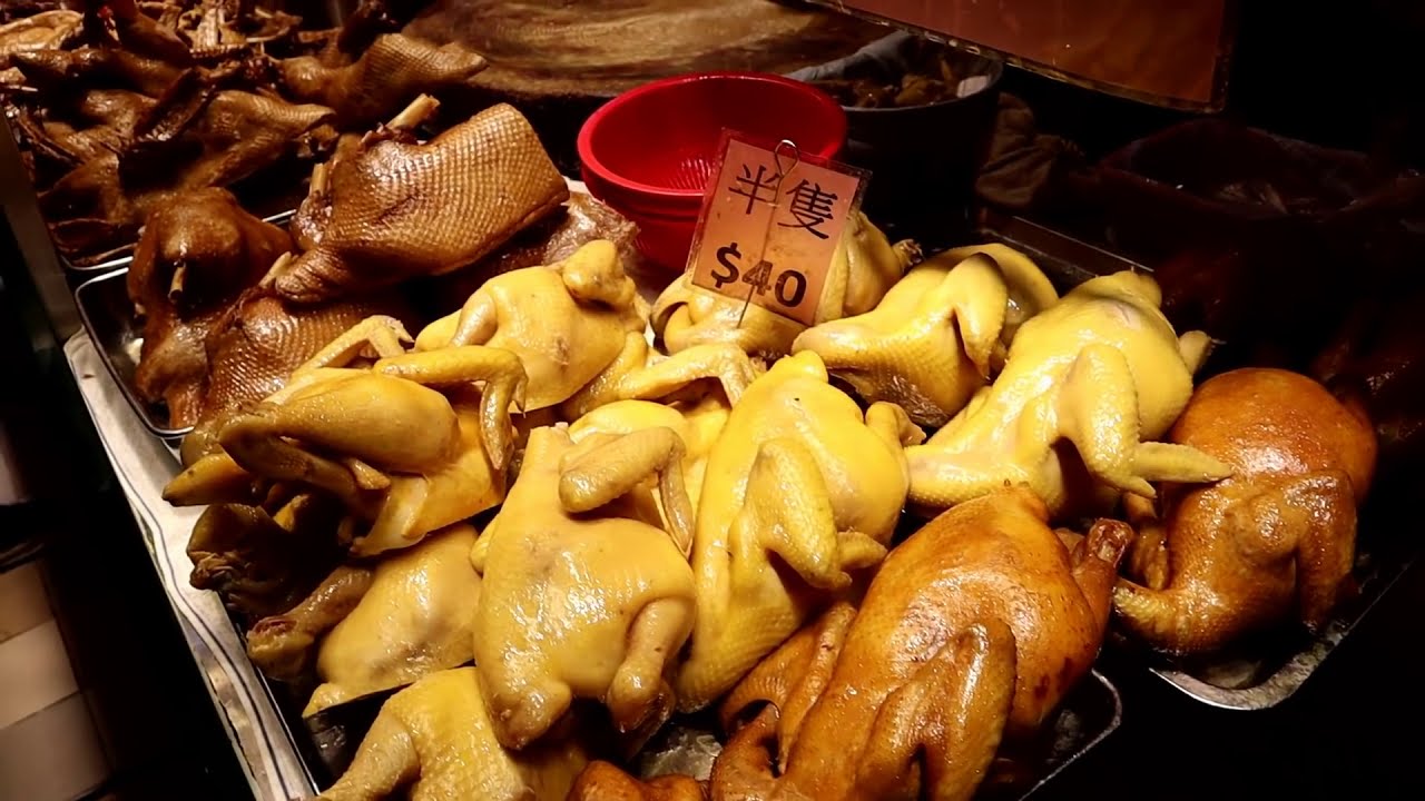 烧腊店生意太好了 老板砍到手软 老板娘收钱更麻利