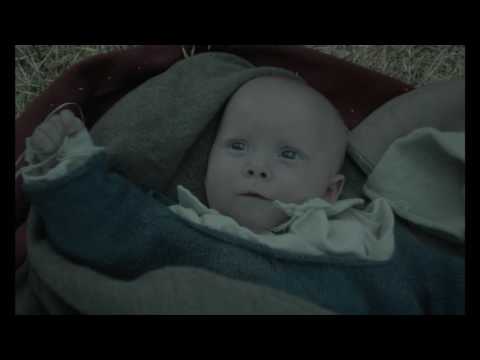 The Witch / Extrait "Jouer à faire coucou" VF [Au cinéma le 15 Juin 2016]