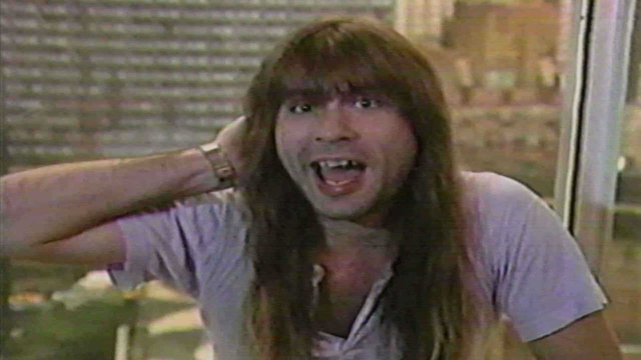 Iron Maiden - A Minute On Eddie