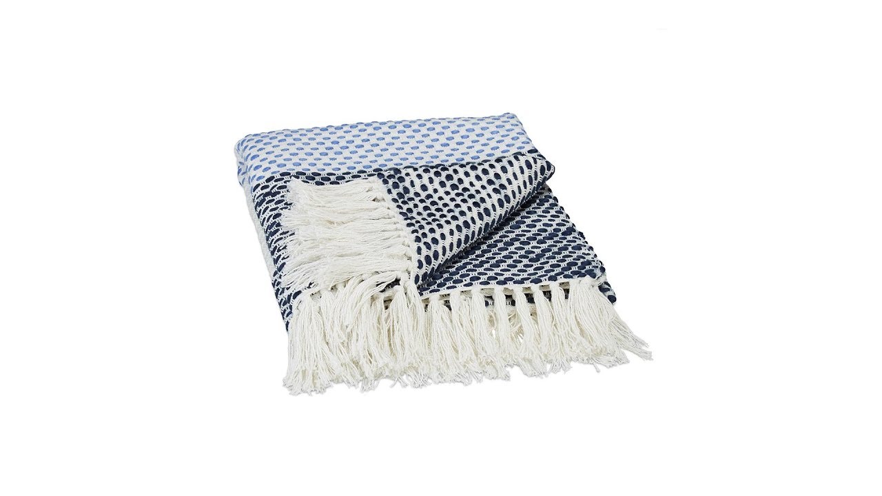 Wohndecke weiß blau schwarz