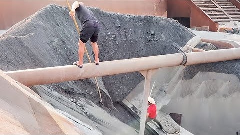 Barge unloads 2350 tons of phosphate ore - Relaxing video - Vlog of work on barge