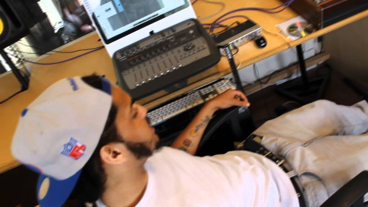 GrassHeads in Magic Factory