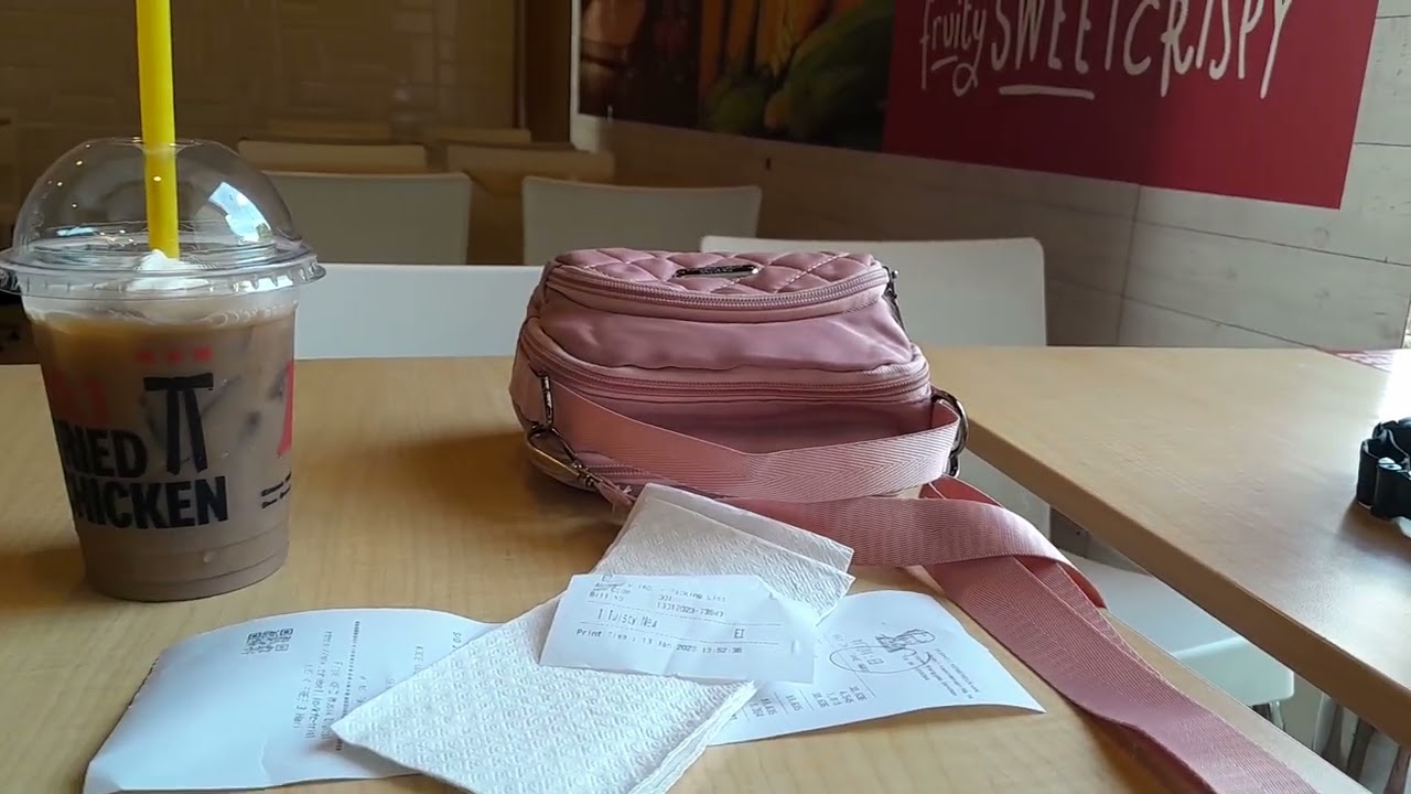 menunggu di kfc sambil ngoffe float