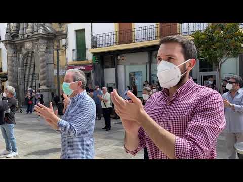 C&oacute;rdoba homenajea a Julio Anguita con 20 minutos de aplausos