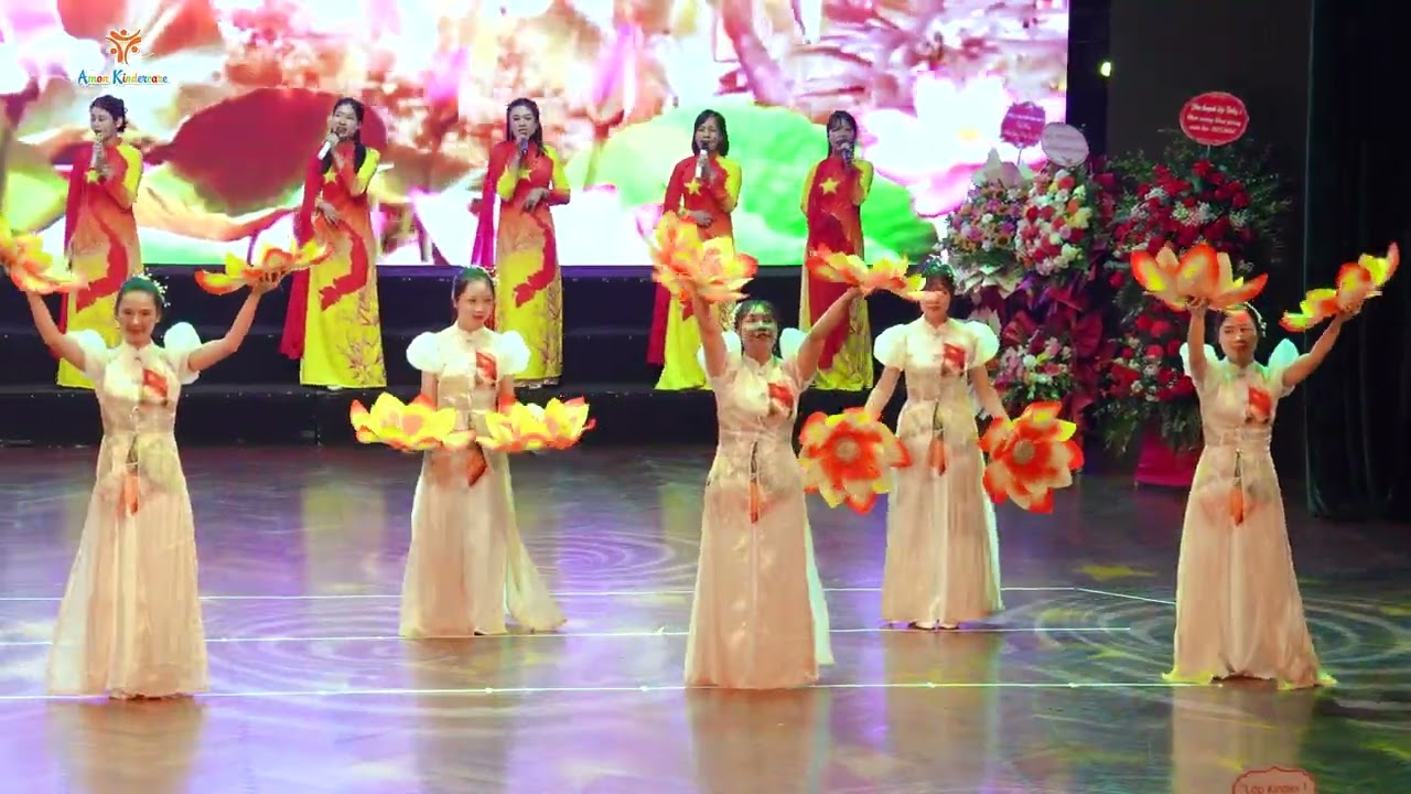 Tiết mục: Hát múa 