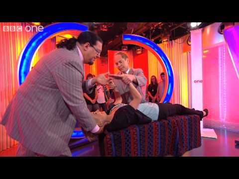 Penn and Teller Levitation Magic - The One Show - ...