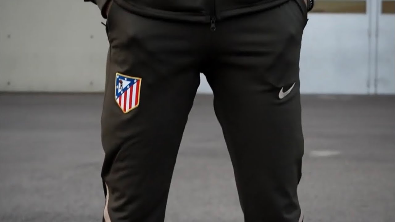 Como cambiar el escudo del Atleti - cambiar el logo por el escudo antiguo #QueVuelvaNuestroEscudo