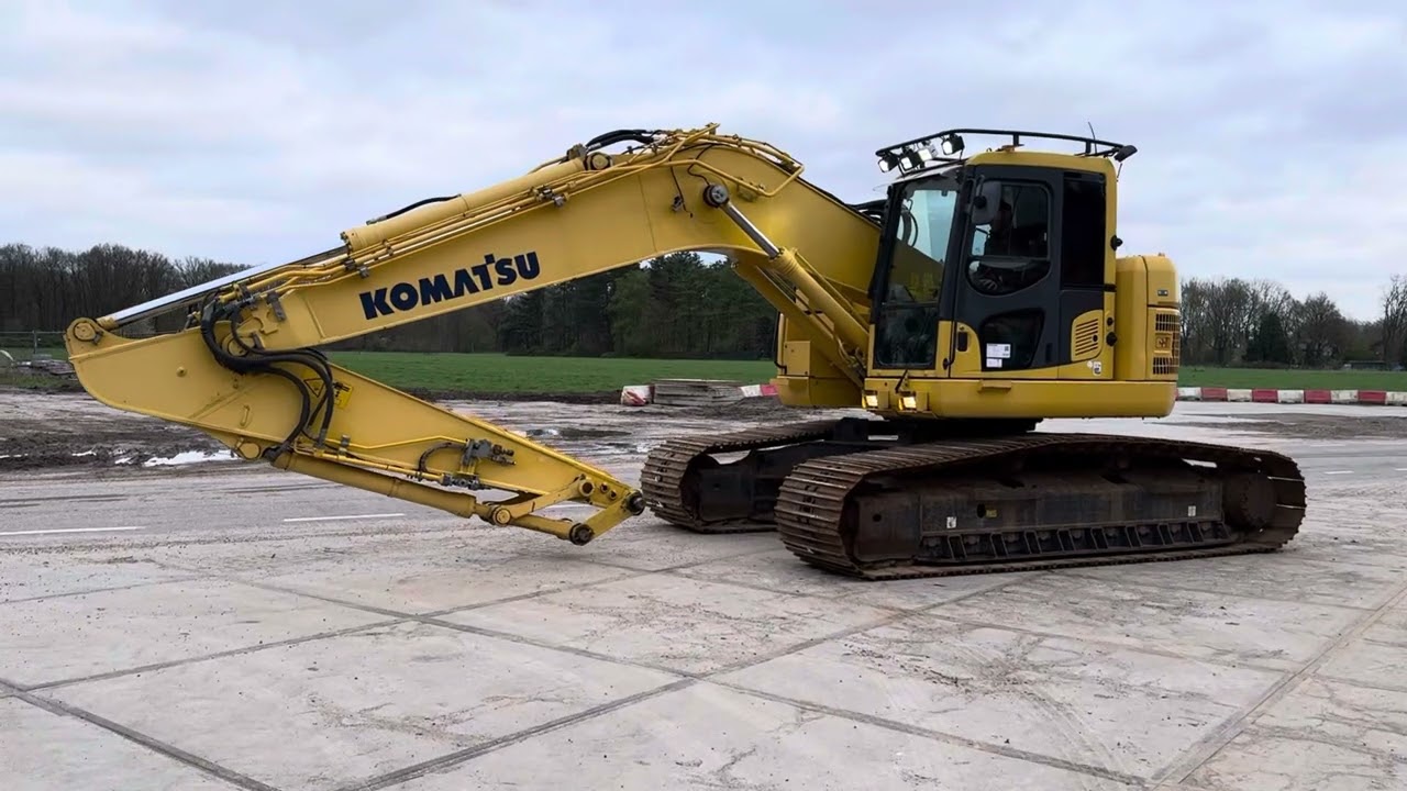 Komatsu PC228 SLC-8 Excavator - Year: 2014 (Refnr. BM5680)
