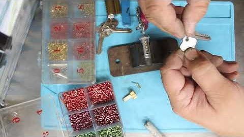 Master Key A Lock To Work With 2 Keys