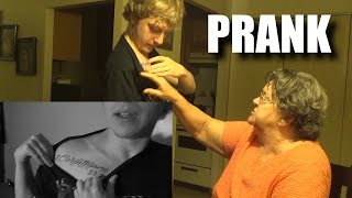 Tato Prank pada Nenekku