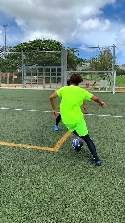 サッカー抜き技フェイント ネイマールラボーナフェイント 解説 チュートリアル Neymar Hocus Pocus Tutorial Youtube