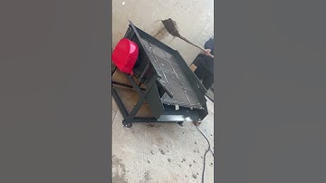 Hand-push type widened screen surface small vibrating screen undergoes factory test run