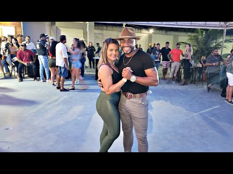 HOJE EU VOU PRO BOTECO DANÇANDO FORRÓ NO BAILÃO DO BONDE SERTANEJO XOTE