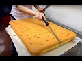 巨大古早味蛋糕-台灣街頭美食-台中美食 | Huge Original Jiggly Cake Cutting - Taiwanese Street Food-Taiwan Food