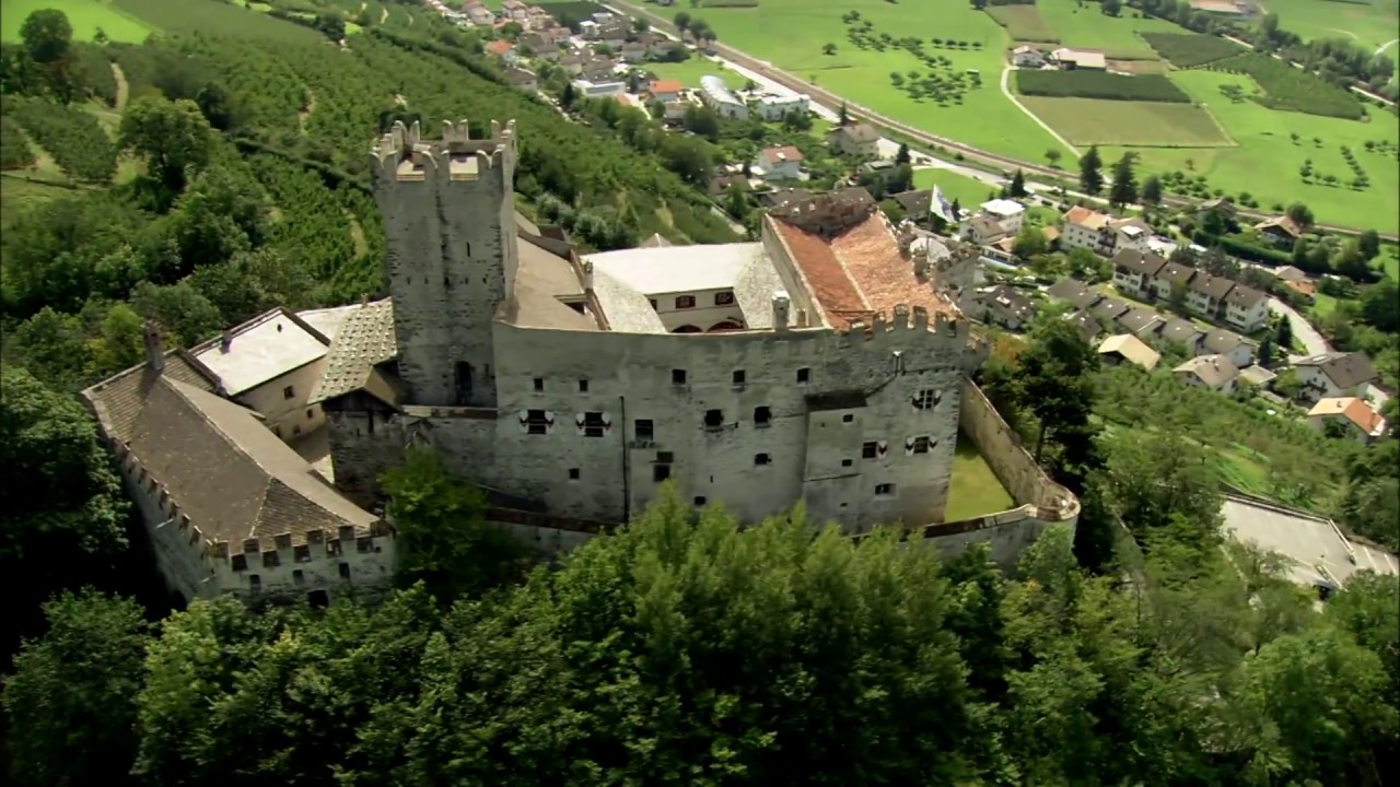 Die Baldachinorgel auf der Churburg.