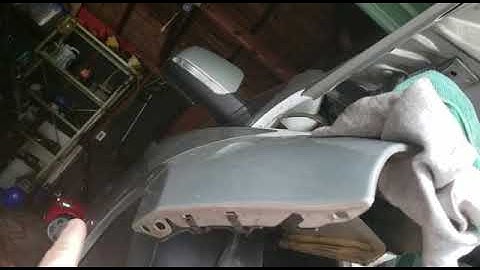 Mercedes Fender to bumper connection with bracket.