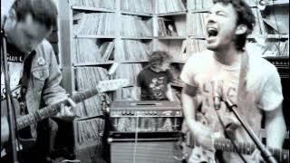 Download lagu FIDLAR - 5 To 9 (Live @ KXLU)