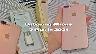 فتح صندوق iPhone 7 Plus في أواخر عام 2021