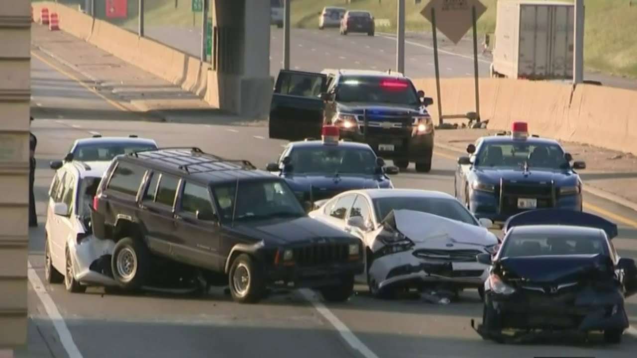 Girl critically injured in 6-car crash in Detroit